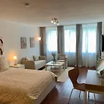 Cozy Studio Apartment City Heart - 32